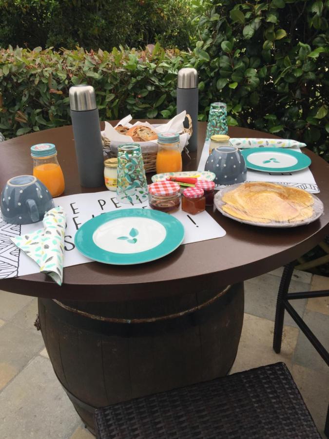 Bed and Breakfast Les Pins Perdus Saint-Ciers-d'Abzac Esterno foto