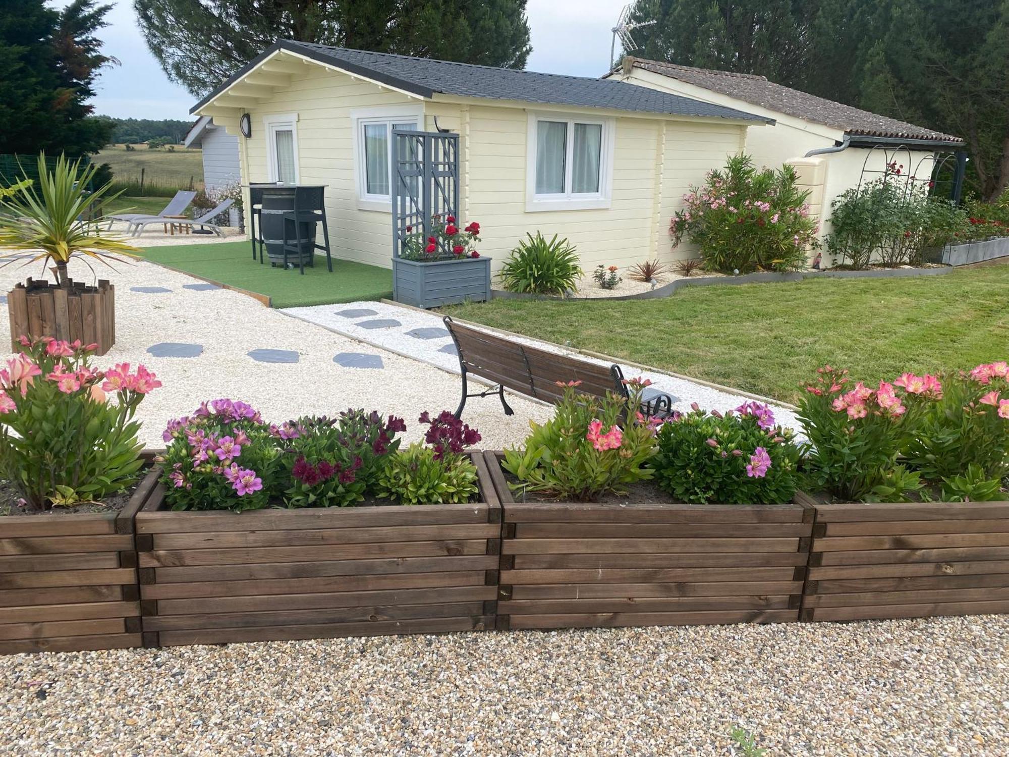 Bed and Breakfast Les Pins Perdus Saint-Ciers-d'Abzac Esterno foto