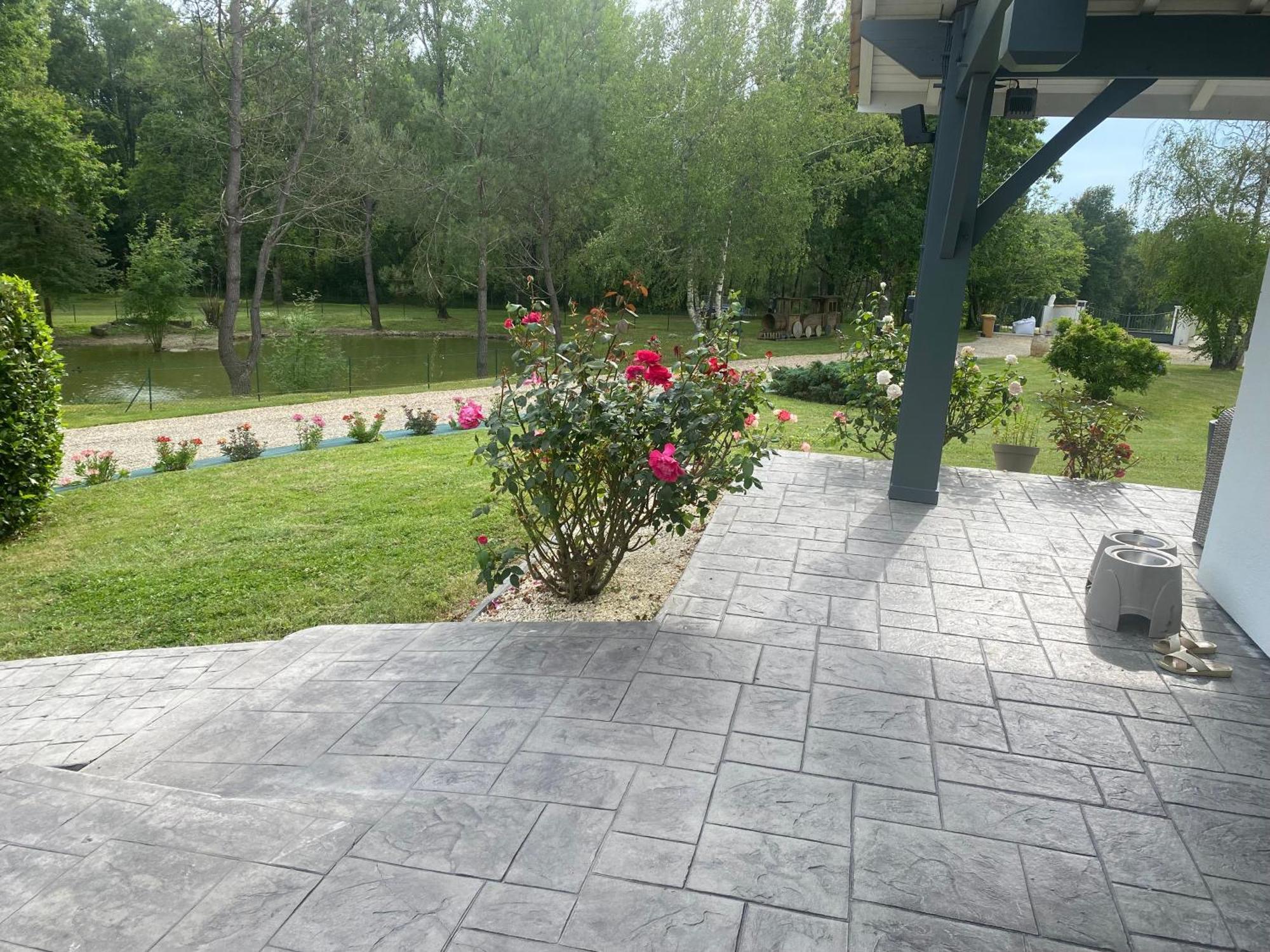 Bed and Breakfast Les Pins Perdus Saint-Ciers-d'Abzac Esterno foto