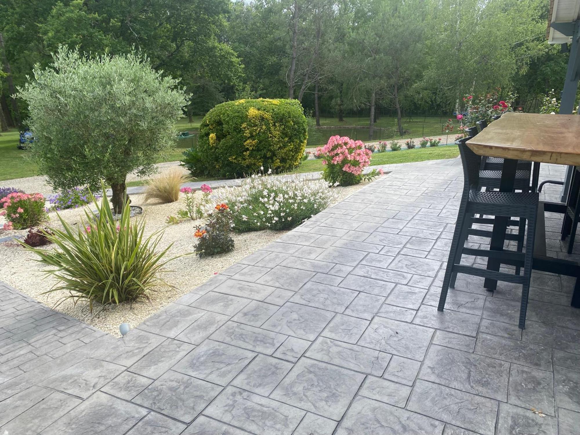 Bed and Breakfast Les Pins Perdus Saint-Ciers-d'Abzac Esterno foto